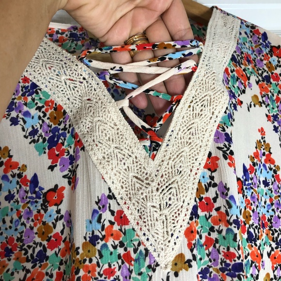 Democracy Boho Balloon Sleeve Floral Multicolor V-Neck Straps Detail Blouse M - Picture 3 of 13